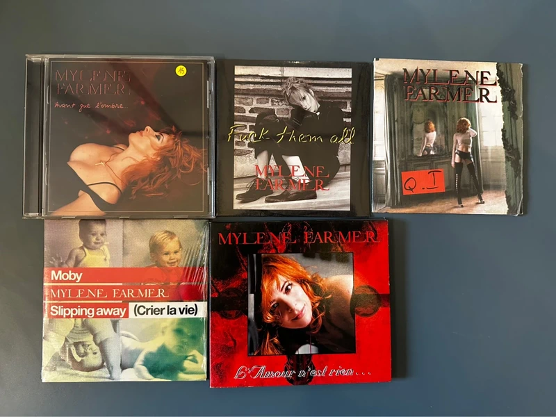 Lot 6 - Mylène Farmer Moby période 2005/2006