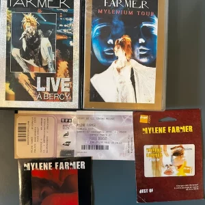 Lot 11 : Mylène Farmer VHS Mylenium Tour Live a Bercy Sextonik billets concerts